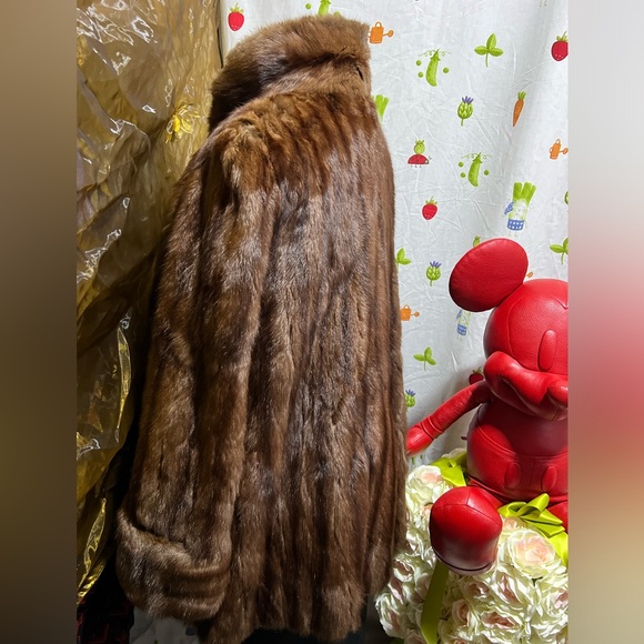 Stankow & Sons Vintage Fur Coat - Picture 2 of 6